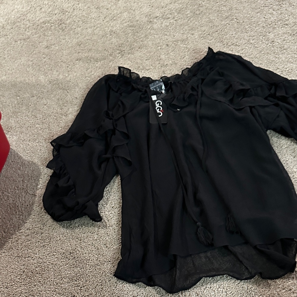 Gigio boutique Women's Elegant Black Ruffle Blouse